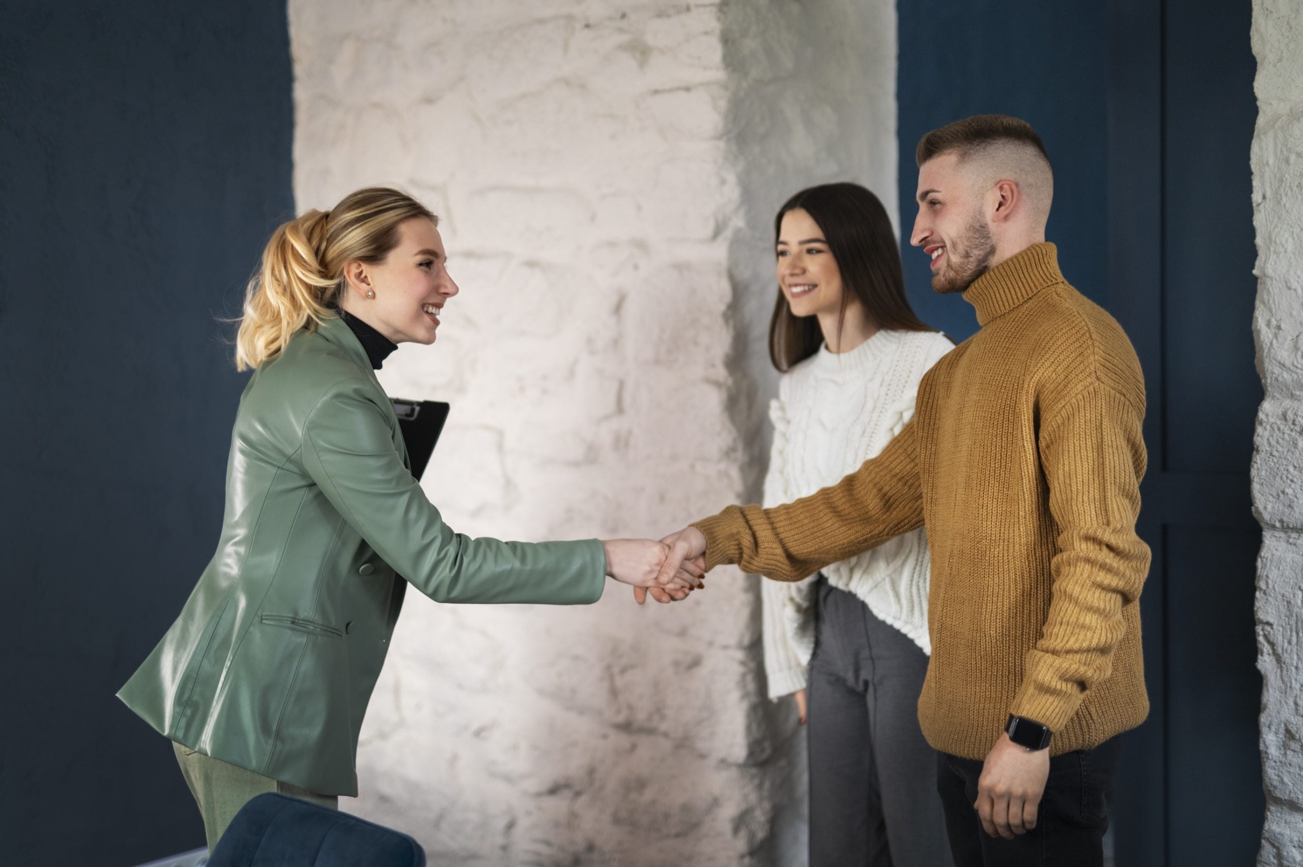 Latina business owner with customers